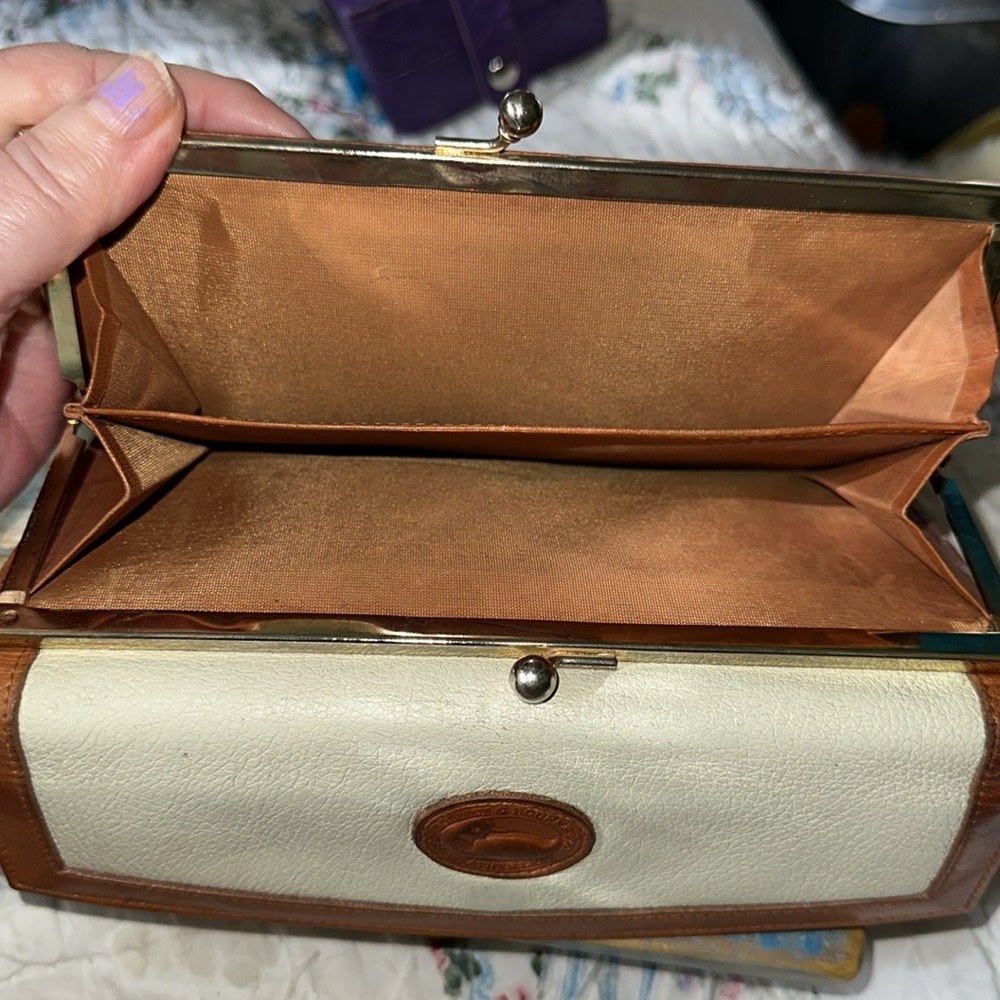 Vintage Dooney & Bourke Cream w/Brown trifold Wallet - Picture 3 of 6